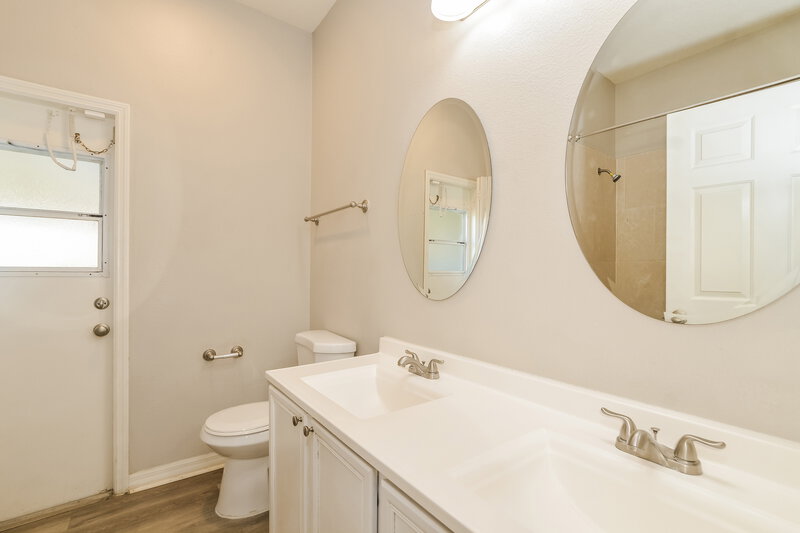 2,070/Mo, 4414 Canopy Ct Kissimmee, FL 34758 Bathroom View