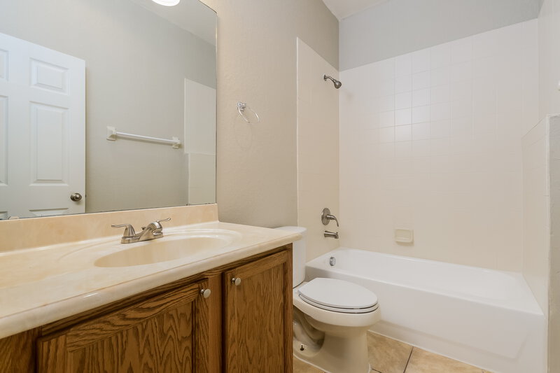 3,360/Mo, 1024 Whirlaway Dr Kissimmee, FL 34744 Bathroom View