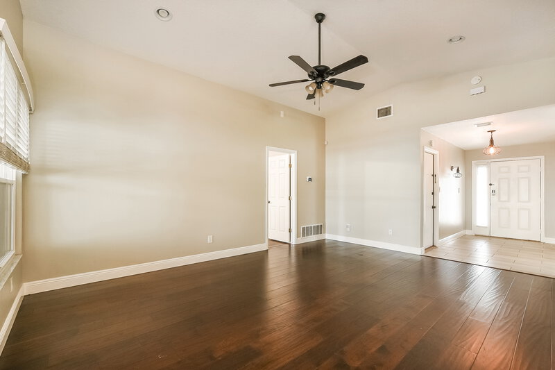 2,365/Mo, 4253 Cloverleaf Pl Casselberry, FL 32707 Living Room View 2