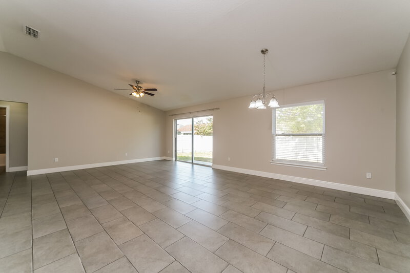 2,035/Mo, 155 Birmingham Dr Kissimmee, FL 34758 Living Room View 2