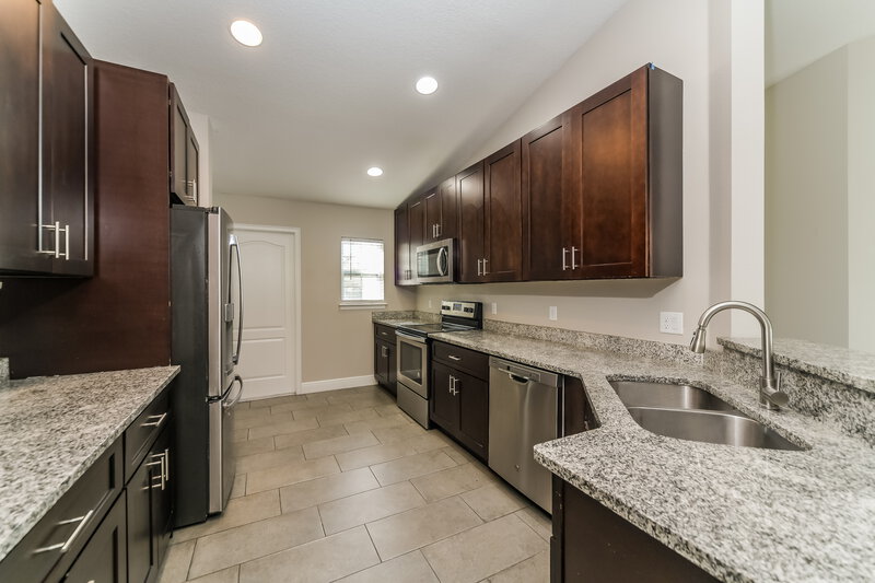 2,035/Mo, 155 Birmingham Dr Kissimmee, FL 34758 Kitchen View