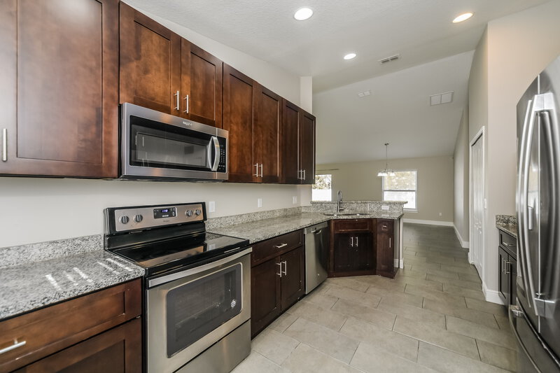 2,035/Mo, 155 Birmingham Dr Kissimmee, FL 34758 Kitchen View 2