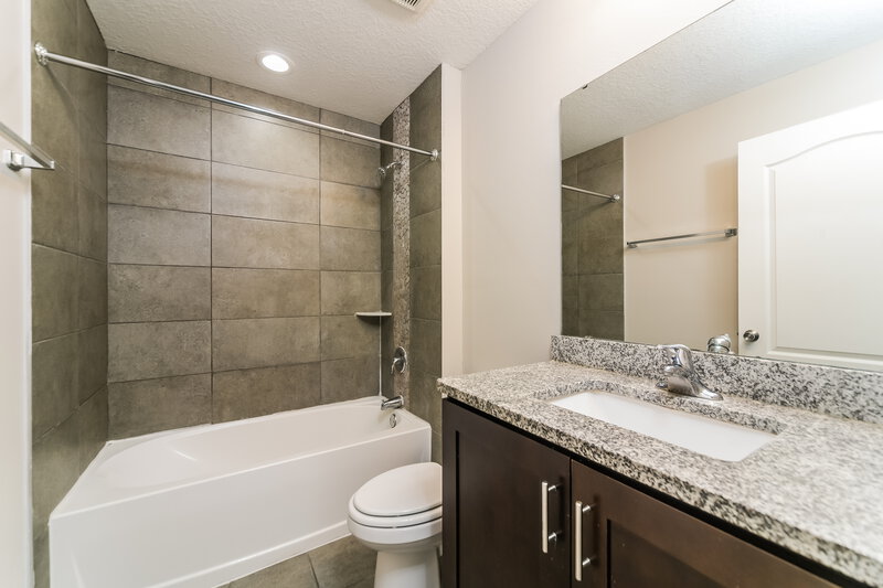 2,035/Mo, 155 Birmingham Dr Kissimmee, FL 34758 Bathroom View
