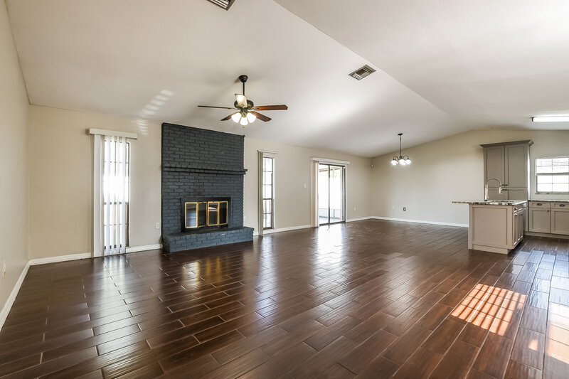 1,935/Mo, 503 Firewood Ave Eustis, FL 32726 Living Room View