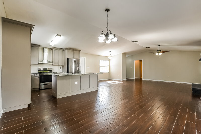 1,935/Mo, 503 Firewood Ave Eustis, FL 32726 Dining Room View 2