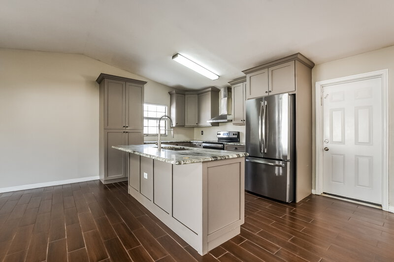 1,935/Mo, 503 Firewood Ave Eustis, FL 32726 Kitchen View