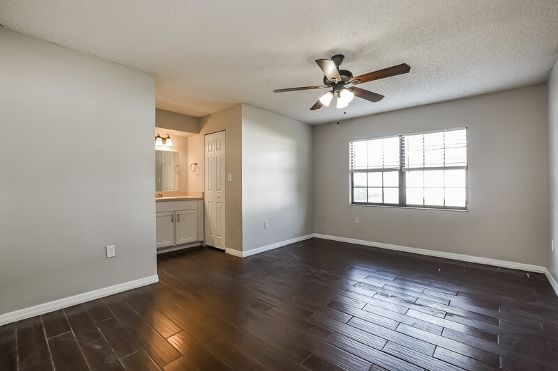 1,935/Mo, 503 Firewood Ave Eustis, FL 32726 Main Bedroom View