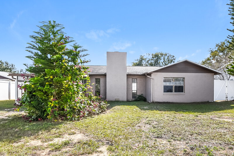 1,935/Mo, 503 Firewood Ave Eustis, FL 32726 Rear View