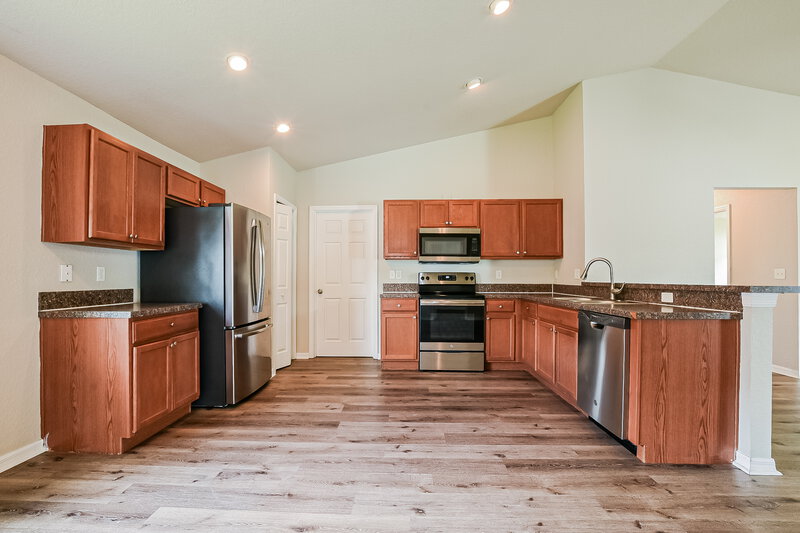 1,935/Mo, 3722 Ricky Ln Saint Cloud, FL 34772 Kitchen View 2