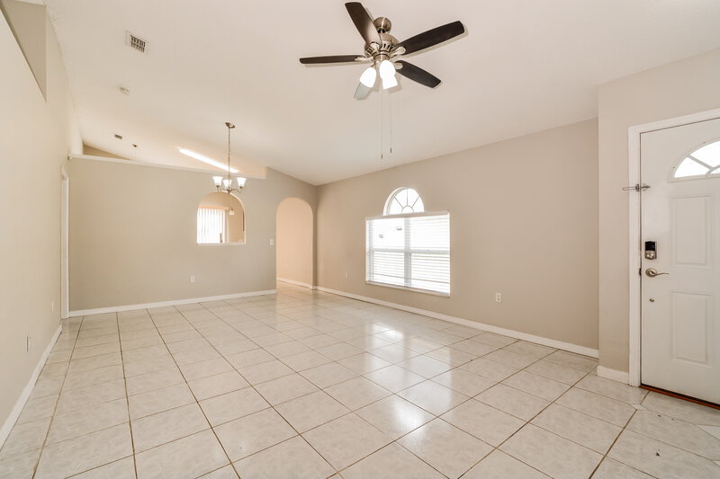 2,250/Mo, 12853 Parkbury Dr Orlando, FL 32828 Living Room View