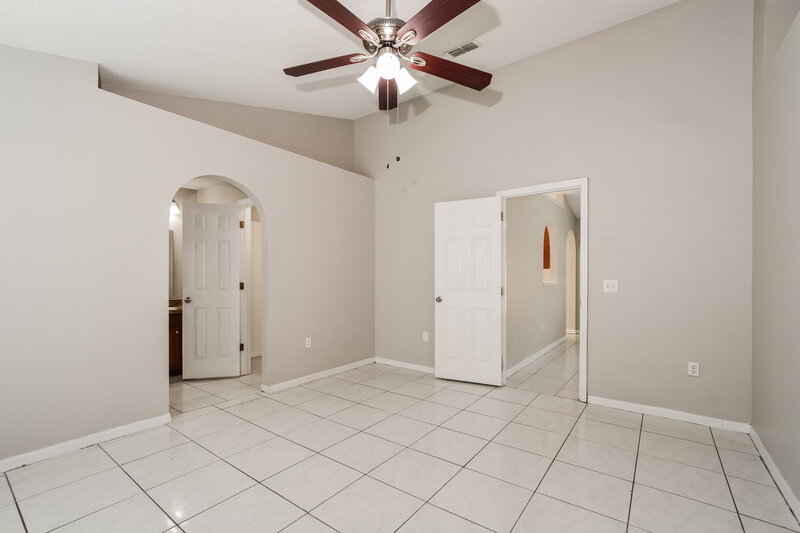 2,250/Mo, 12853 Parkbury Dr Orlando, FL 32828 Main Bedroom View 2