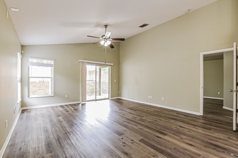 2,505/Mo, 4654 Park Eden Cir Orlando, FL 32810 Living Room View 2