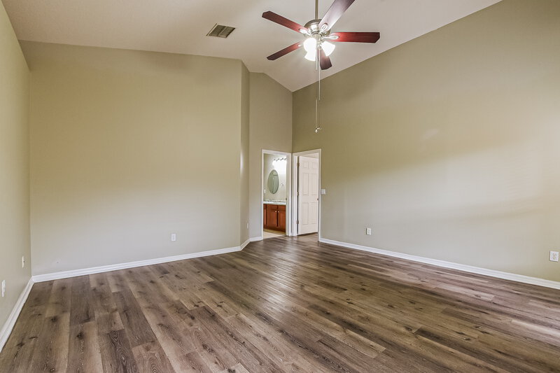 2,505/Mo, 4654 Park Eden Cir Orlando, FL 32810 Main Bedroom View 2