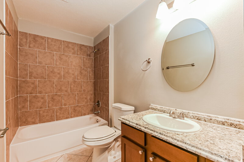 2,505/Mo, 4654 Park Eden Cir Orlando, FL 32810 Bathroom View