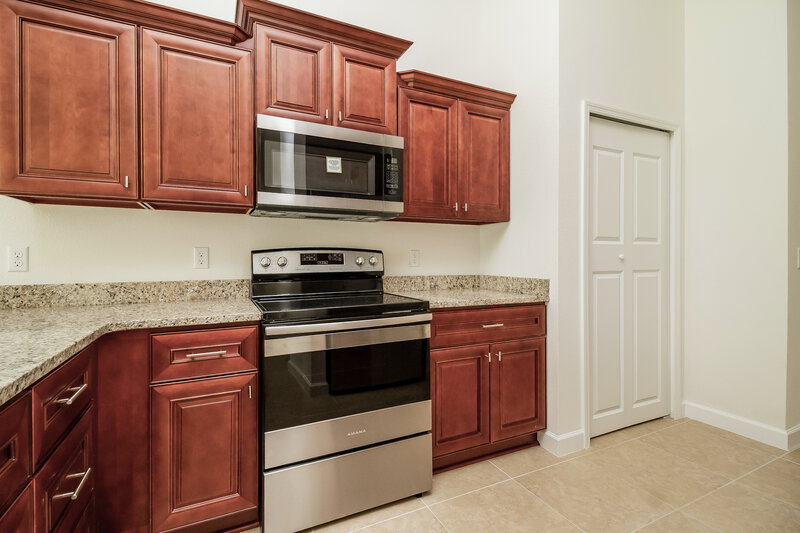 2,800/Mo, 101 Burlington Pl Kissimmee, FL 34758 Kitchen View