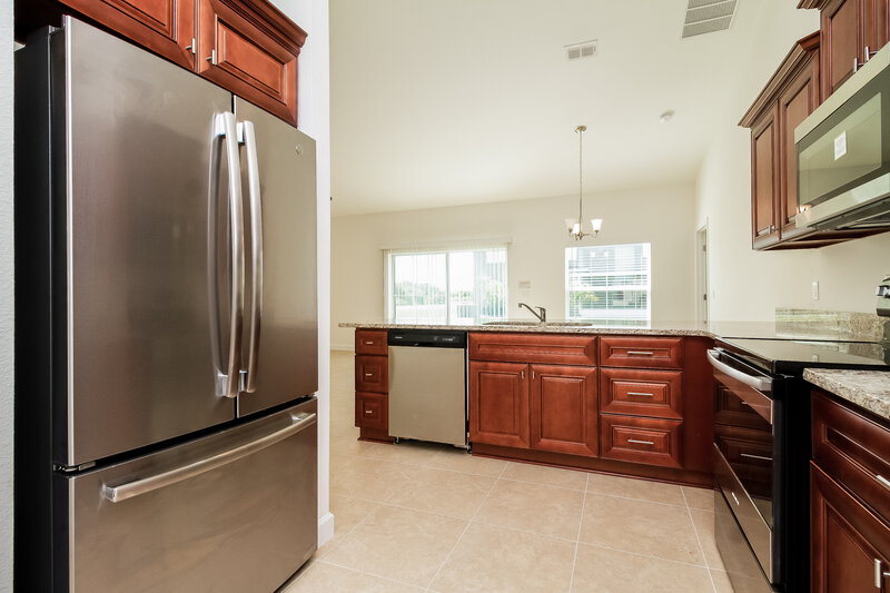 2,800/Mo, 101 Burlington Pl Kissimmee, FL 34758 Kitchen View 2