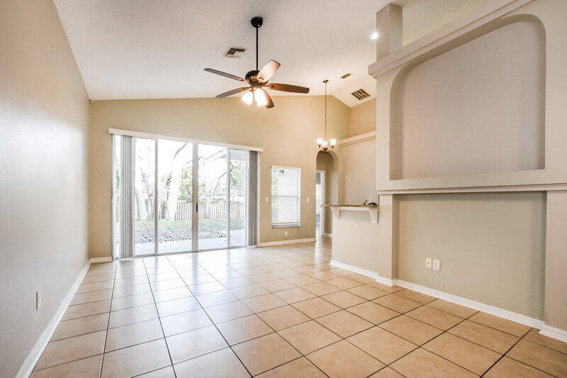 2,455/Mo, 2167 Kaylas Ct Orlando, FL 32817 Living Room View 2