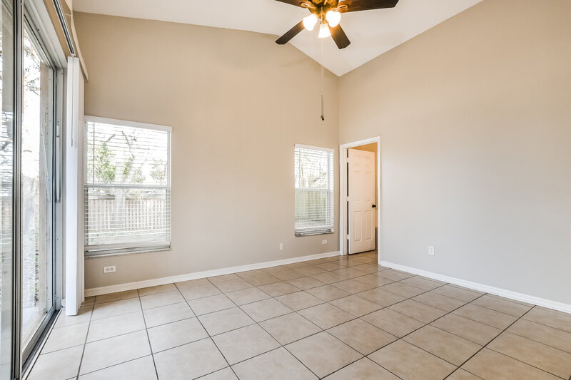 2,455/Mo, 2167 Kaylas Ct Orlando, FL 32817 Main Bedroom View 2