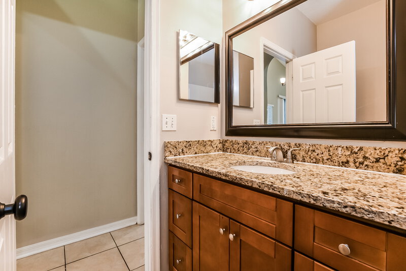 2,455/Mo, 2167 Kaylas Ct Orlando, FL 32817 Bathroom View