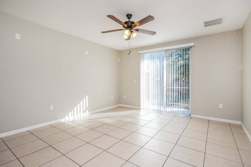 2,240/Mo, 3725 Ryegrass St Clermont, FL 34714 Living Room View