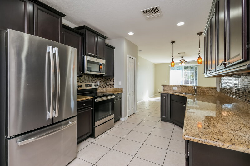 2,240/Mo, 3725 Ryegrass St Clermont, FL 34714 Kitchen View