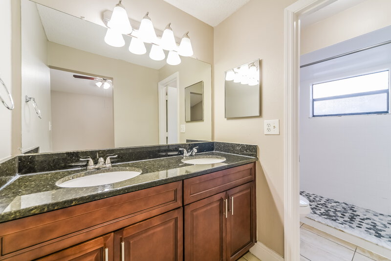 1,745/Mo, 794 Del Prado Drive Kissimmee, FL 34758 Main Bathroom View