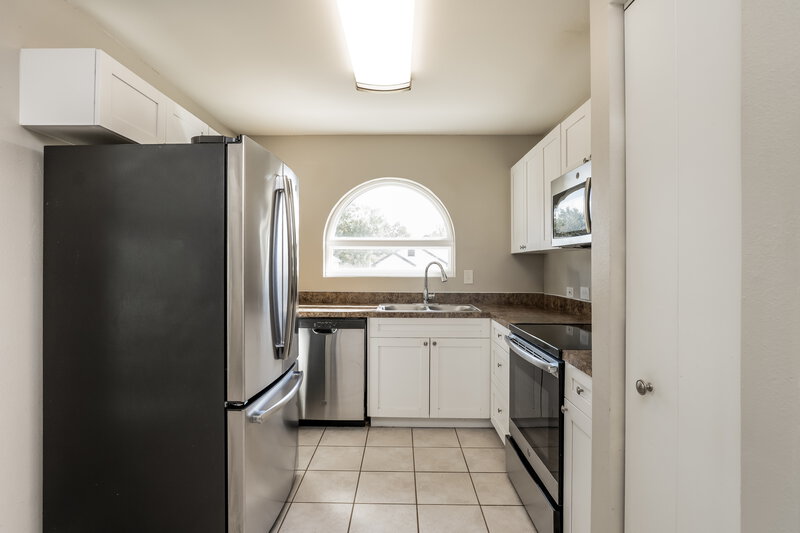 2,510/Mo, 585 Conure St Apopka, FL 32712 Kitchen View