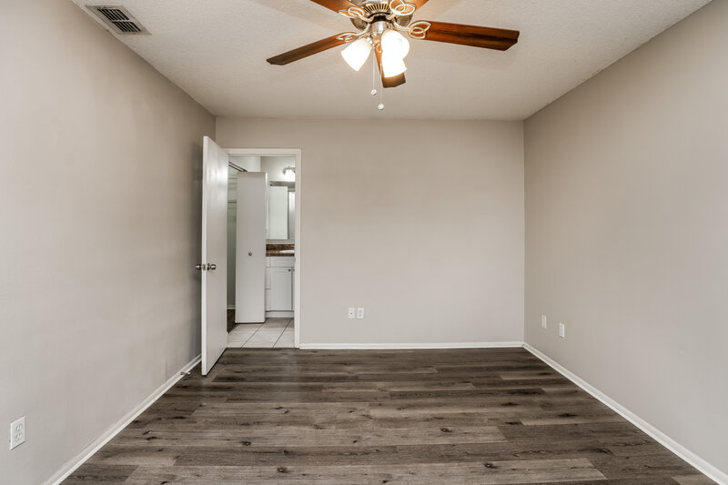 2,510/Mo, 585 Conure St Apopka, FL 32712 Main Bedroom View