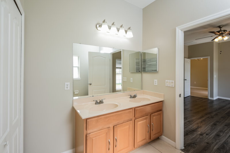 2,180/Mo, 3161 Dasha Palm Dr Kissimmee, FL 34744 Main Bathroom View