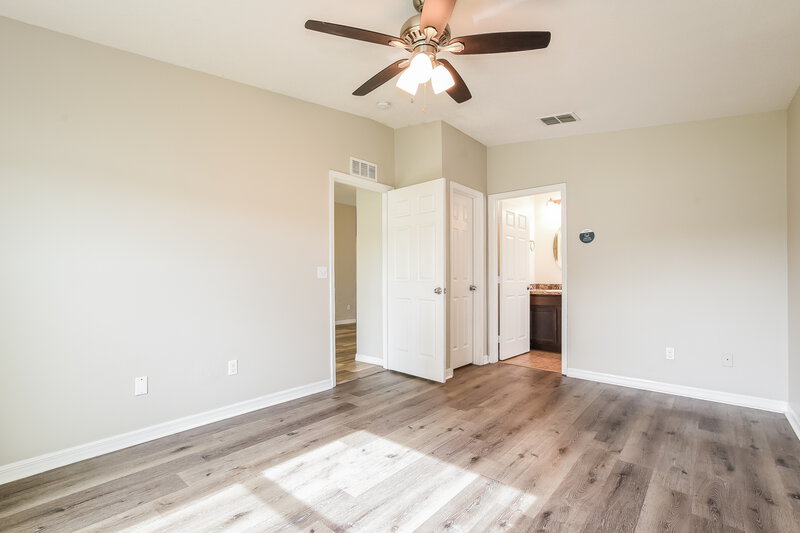 2,040/Mo, 125 Cataldo Way Groveland, FL 34736 Family Room View 2