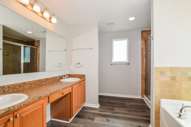 1,815/Mo, 2237 Aitkin Loop Leesburg, FL 34748 Main Bathroom View