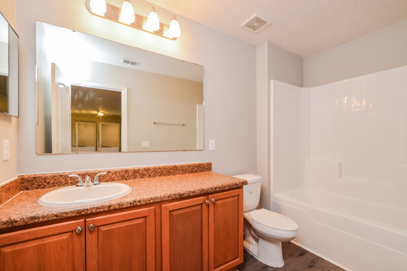 1,815/Mo, 2237 Aitkin Loop Leesburg, FL 34748 Bathroom View