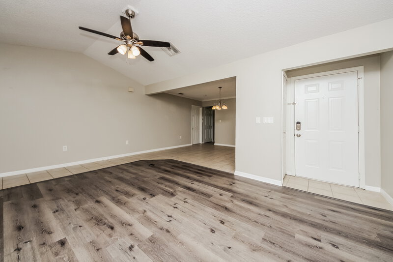 1,810/Mo, 2020 Donnelly Pl Mount Dora, FL 32757 Living Room View