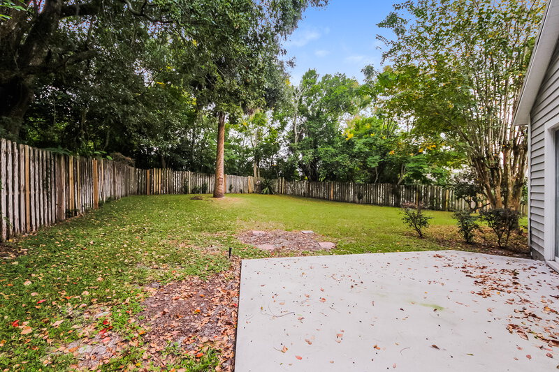 1,810/Mo, 2020 Donnelly Pl Mount Dora, FL 32757 Rear View