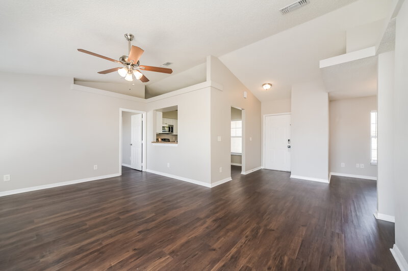 2,095/Mo, 13448 Silver Leaf Cir Clermont, FL 34711 Living Room View 3