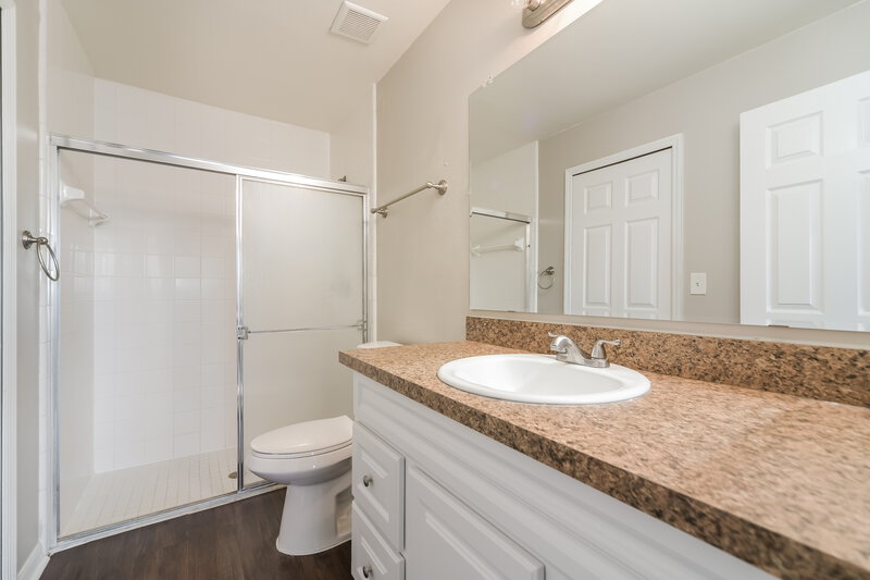 2,095/Mo, 13448 Silver Leaf Cir Clermont, FL 34711 Main Bathroom View