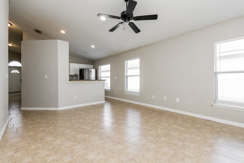 2,355/Mo, 933 Copenhagen Way Winter Garden, FL 34787 Family Room View 2