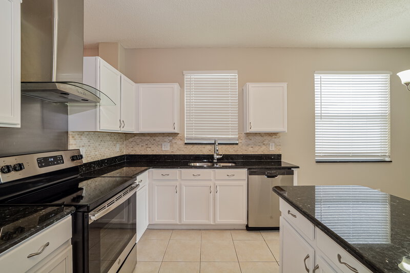 3,380/Mo, 14742 Stonebriar Way Orlando, FL 32826 Kitchen View