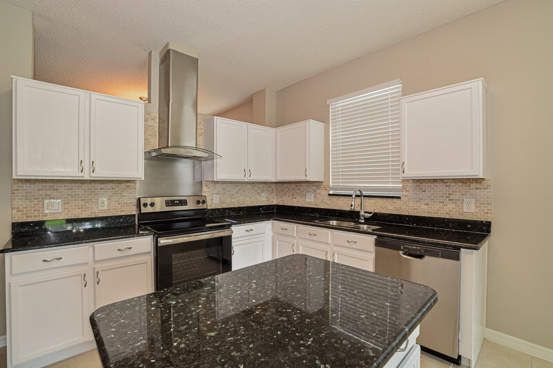 3,380/Mo, 14742 Stonebriar Way Orlando, FL 32826 Kitchen View 2