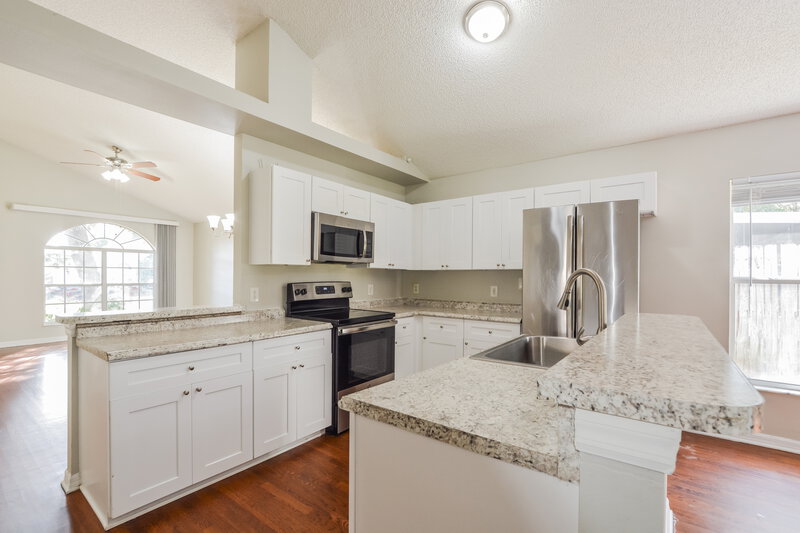 2,175/Mo, 1272 Sheeler Hills Dr Apopka, FL 32703 Kitchen View