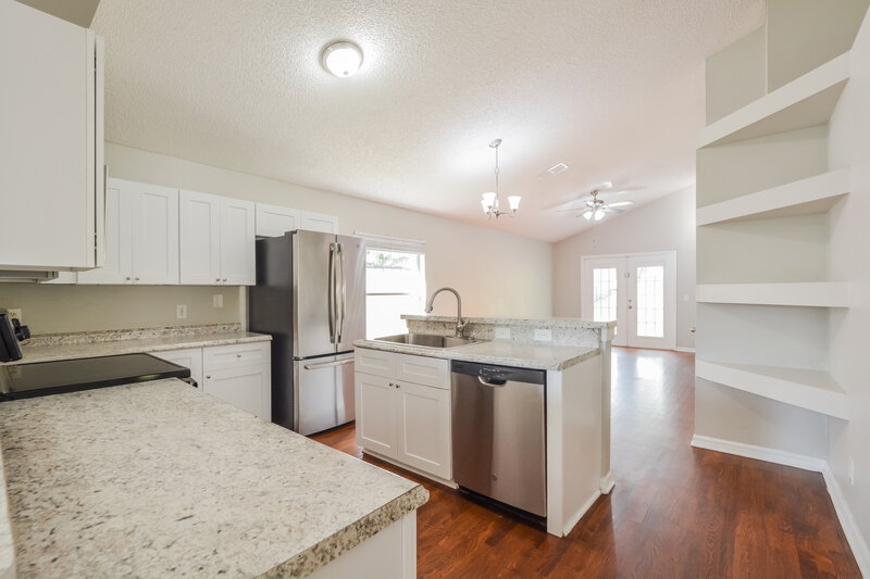 2,175/Mo, 1272 Sheeler Hills Dr Apopka, FL 32703 Kitchen View 2