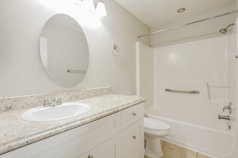 2,175/Mo, 1272 Sheeler Hills Dr Apopka, FL 32703 Bathroom View