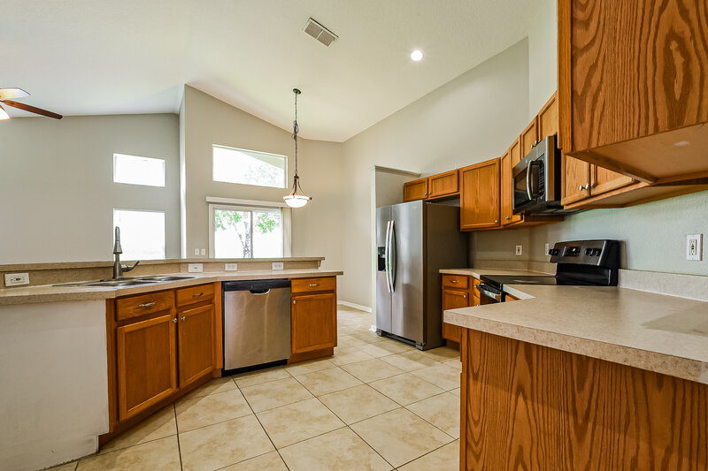 2,535/Mo, 23 Patmore Ash Way Apopka, FL 32703 Kitchen View