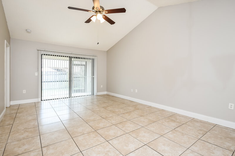 3,060/Mo, 10645 Wyndcliff Dr Orlando, FL 32817 Living Room View