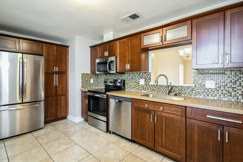 3,060/Mo, 10645 Wyndcliff Dr Orlando, FL 32817 Kitchen View