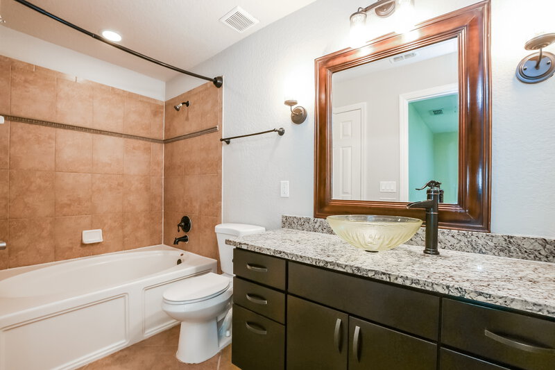 2,480/Mo, 20824 Sullivan Ranch Blvd Mount Dora, FL 32757 Main Bathroom View