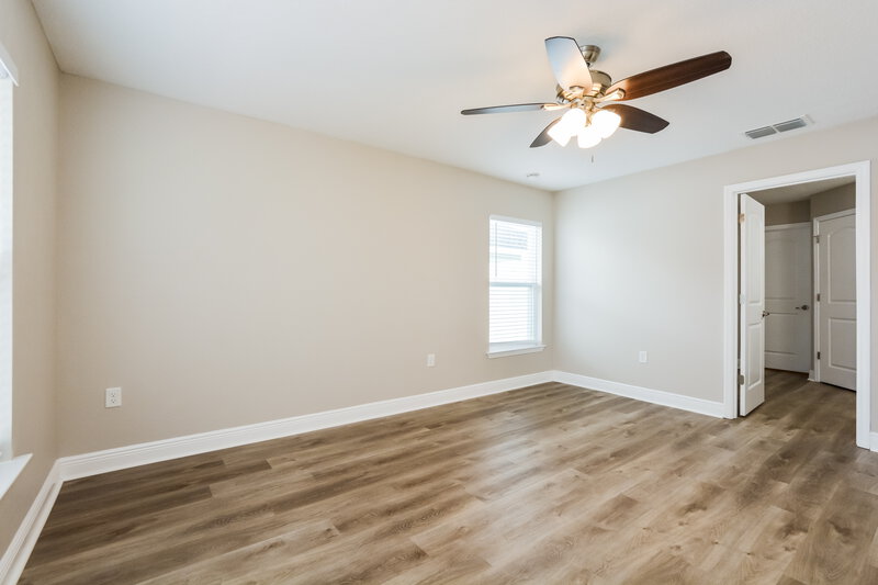 2,110/Mo, 7636 Sloewood Dr Leesburg, FL 34748 Main Bedroom View