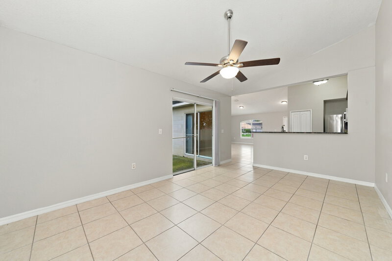1,895/Mo, 905 Derbyshire Dr Kissimmee, FL 34758 Family Room View