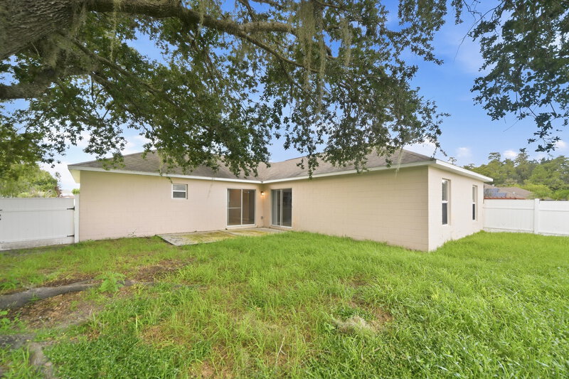 1,895/Mo, 905 Derbyshire Dr Kissimmee, FL 34758 Rear View