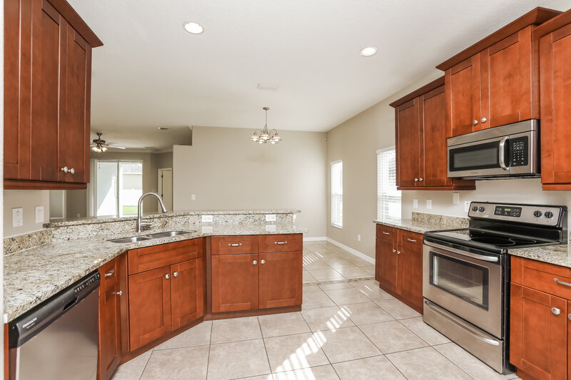 2,390/Mo, 5776 Quinton Way Mount Dora, FL 32757 Kitchen View